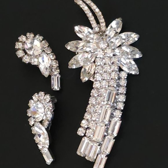 Vintage D&E Juliana Shooting Star Clear Rhinestone Brooch and Earring Set - Picture 3 of 11